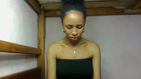 larah98 online show from February 14, 2:58 am