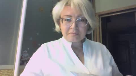 laramrs online show from September 27, 6:05 pm