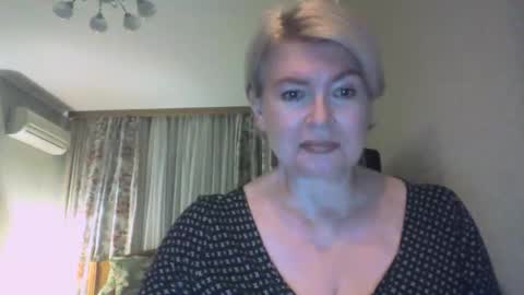 laramrs online show from October 13, 4:20 pm