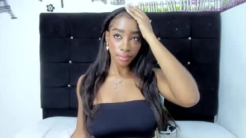  L A R I S S A  online show from January 8, 5:24 am