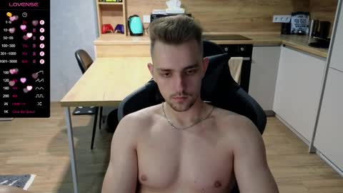 Snapshot of larstar01 chatting on February 11, 10:28 pm Lars online show from February 11, 10:28 pm