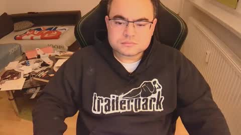 latexboy893 online show from November 20, 10:40 pm