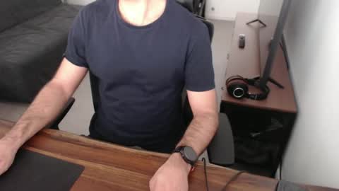 latexdave84 online show from October 27, 6:13 am