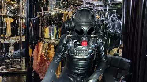 latexlover202 online show from February 5, 11:28 pm