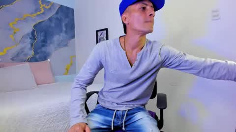 Snapshot of latin_crissex chatting on October 22, 11:34 am crissex online show from October 22, 11:34 am