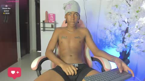 kay online show from March 28, 9:49 pm