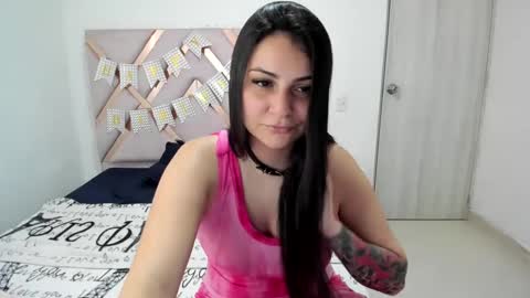 Snapshot of latina_dommy chatting on September 22, 10:36 pm Tiffany online show from September 22, 10:36 pm