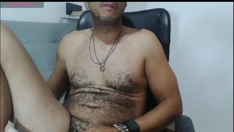 latinmartin254 online show from June 6, 2:39 am