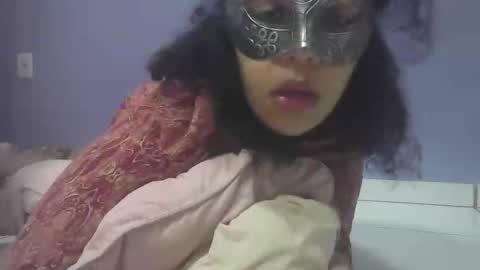 latraviata923581 online show from November 20, 6:49 pm