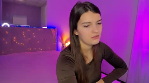 Laura online show from April 3, 4:52 am