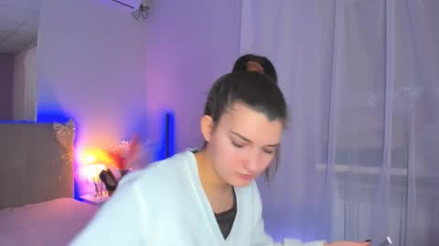 Laura online show from February 17, 8:02 am