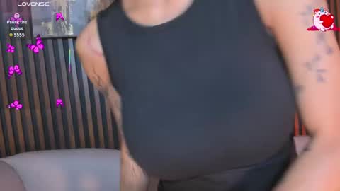 Snapshot of laura_aristizabal_19 chatting on September 11, 1:01 pm Laura online show from September 11, 1:01 pm
