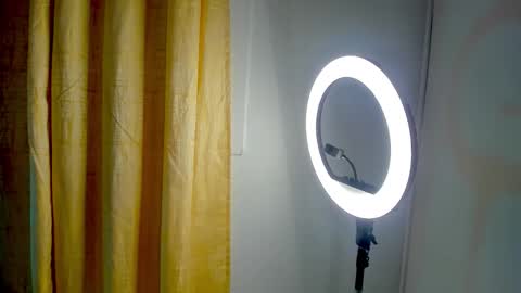 Laura Bassi online show from March 3, 2:18 am