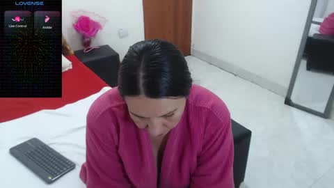 laura_foxx2379 online show from March 11, 12:44 am