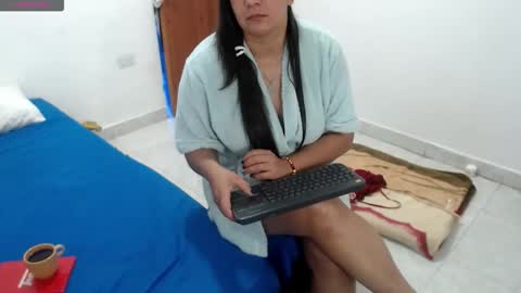 laura_foxx2379 online show from June 1, 3:13 pm