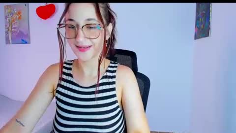 LauraIvy online show from June 25, 2:33 pm