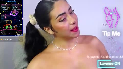 laura_pink01 online show from March 6, 3:22 pm