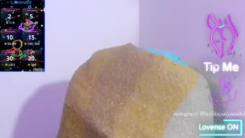 laura_pink01 online show from March 10, 1:54 am