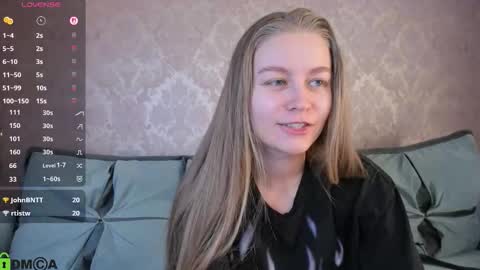 Laura online show from December 18, 11:27 am