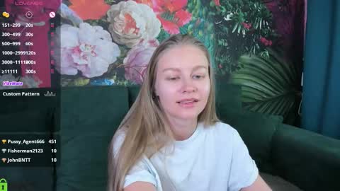 Laura online show from November 14, 1:35 pm