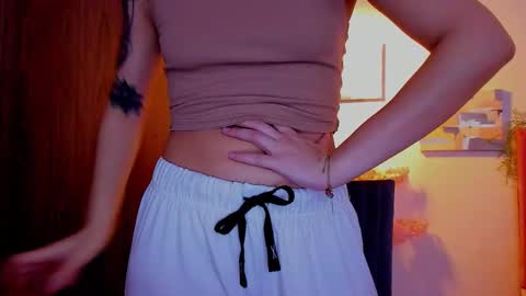 Laura Rose online show from March 20, 7:35 am