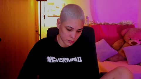 Laura Rose online show from March 28, 1:18 am