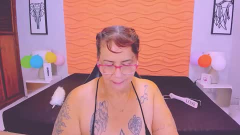 Laura online show from February 4, 1:48 pm