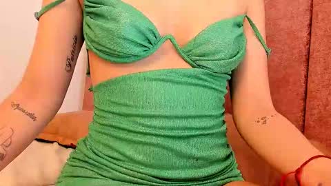 LAURA SOE online show from March 5, 5:44 pm