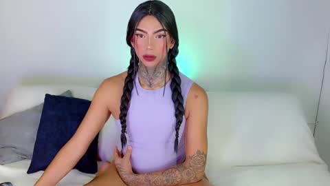 Snapshot of laura_sweet7 chatting on March 7, 9:17 pm Laura online show from March 7, 9:17 pm