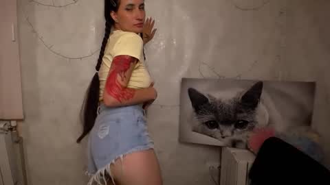 Laura online show from May 23, 9:05 am