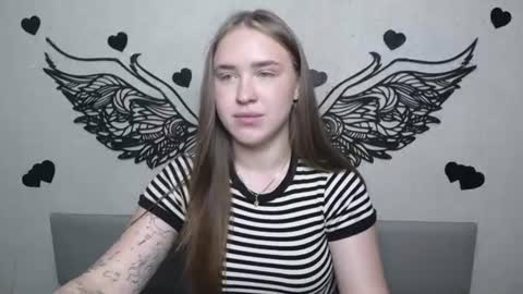 LauraHlot online show from July 24, 5:43 pm