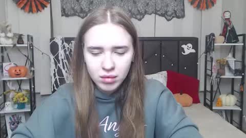 LauraHlot online show from October 29, 6:52 pm