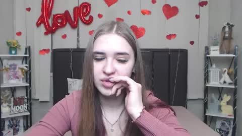 LauraHlot online show from March 8, 2:04 am