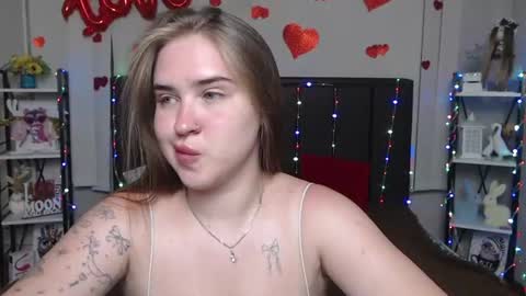 LauraHlot online show from July 3, 6:34 pm