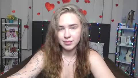 LauraHlot online show from July 12, 5:43 am