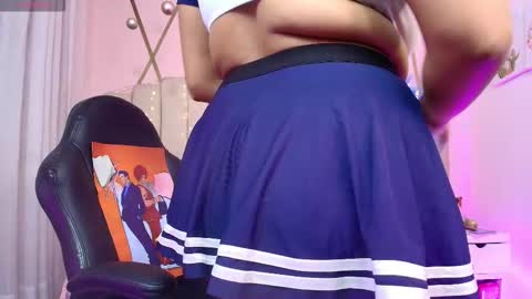 lauraltt online show from December 5, 8:50 pm