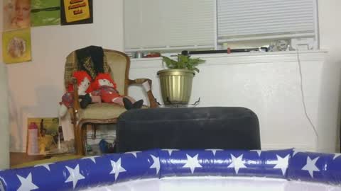 Lilian Banks online show from July 4, 4:27 am