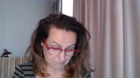 Lauraoven1 online show from October 18, 8:18 am