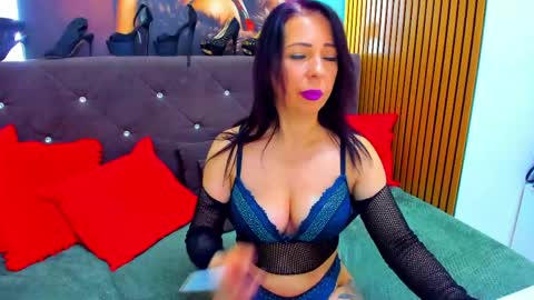 Laura online show from May 21, 2:07 am
