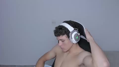 Laureent online show from September 15, 8:43 pm