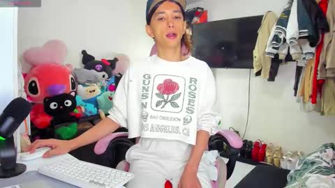 Snapshot of laurencesophiets chatting on September 30, 4:50 pm SF online show from September 30, 4:50 pm