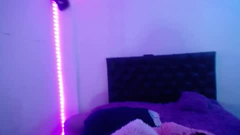 laurenkenner28_ online show from September 17, 7:17 pm