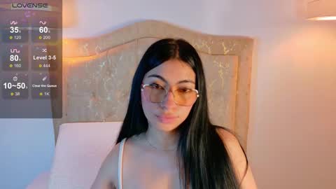 laurenn_smitth online show from November 18, 12:41 pm