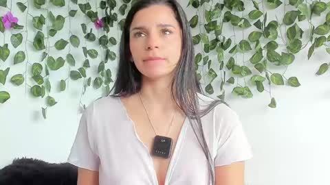 laurensmith9 online show from April 21, 1:51 pm