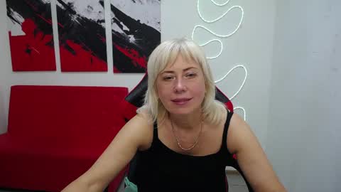 Lauren online show from July 22, 6:10 pm