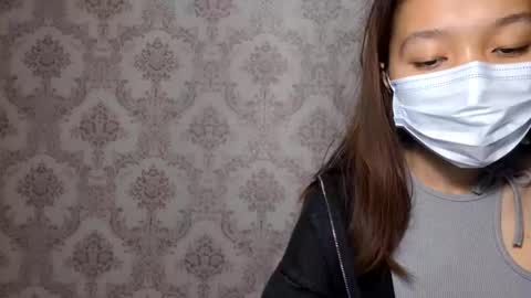 Hannah online show from March 6, 12:15 pm