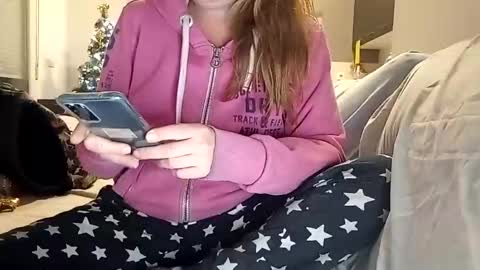 Snapshot of lauriehotxxx chatting on December 12, 5:37 pm lauriehotxxx online show from December 12, 5:37 pm