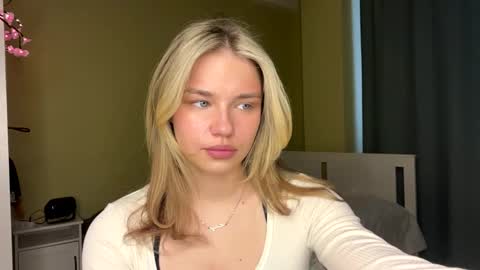 Bella online show from April 19, 5:30 am