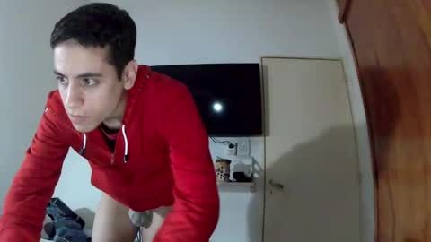 Snapshot of lauti_twink chatting on October 13, 7:21 am Lautaro online show from October 13, 7:21 am