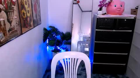 lavenia487426 online show from March 4, 8:55 am